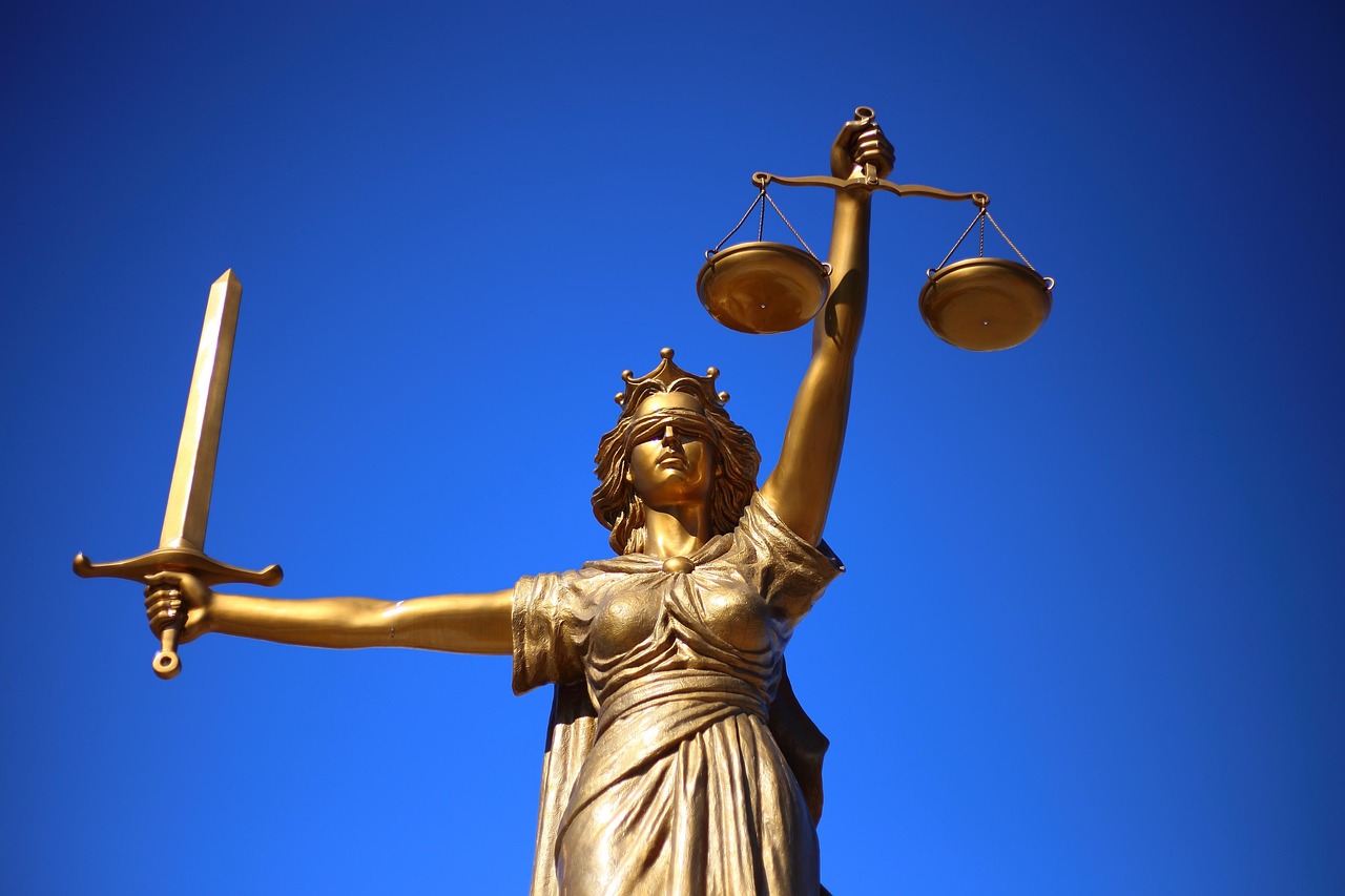 法律から見る労働時間: 開店準備は含まれるのか?